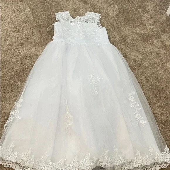 Elegant White Lace Dress